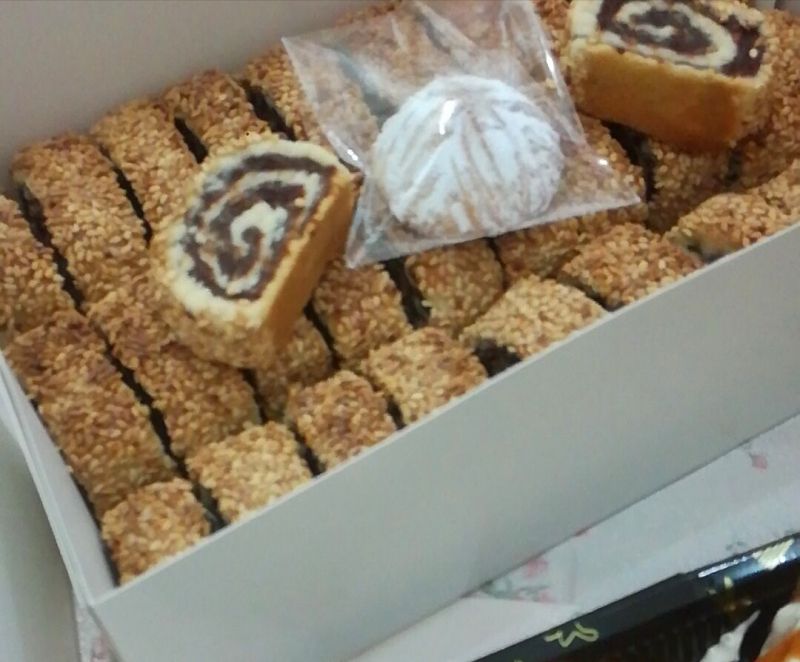 Al Magrouda مقروطة التمر  بسمسم