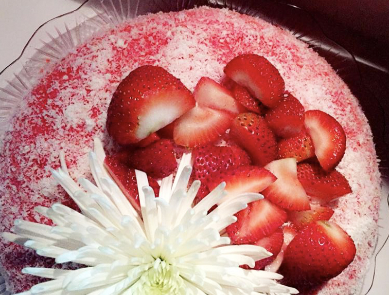 Strawberry Cake  كيكة الفراولة