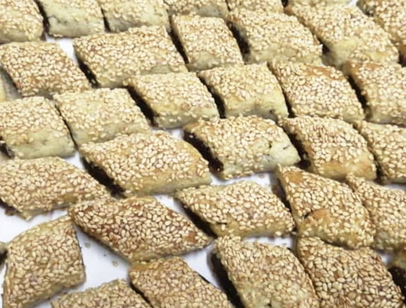 Dates with Sesame fingers  اصابع التمر بلسمسم