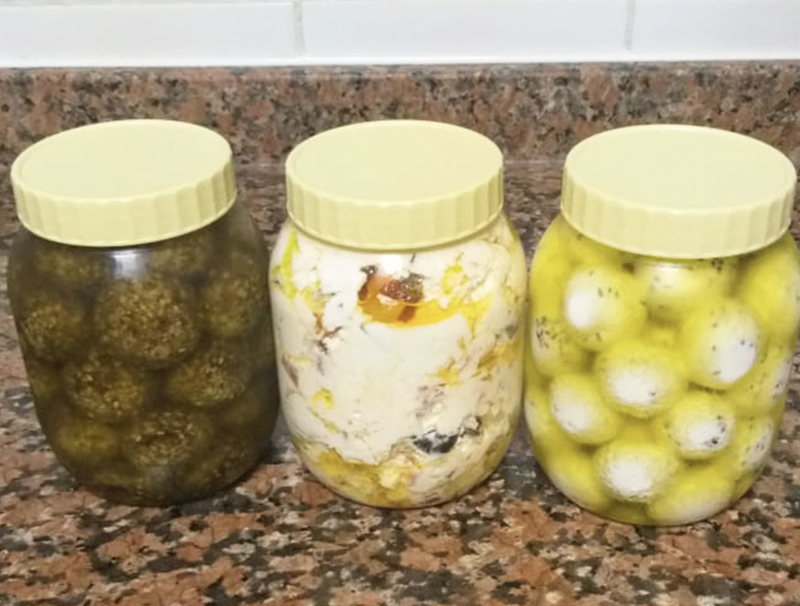 3 bottles  3غرشات