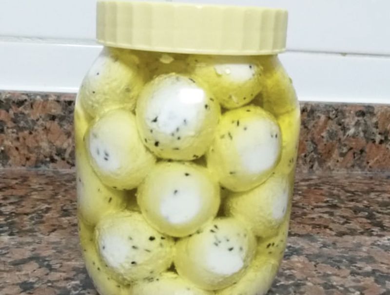 3 bottles  3غرشات