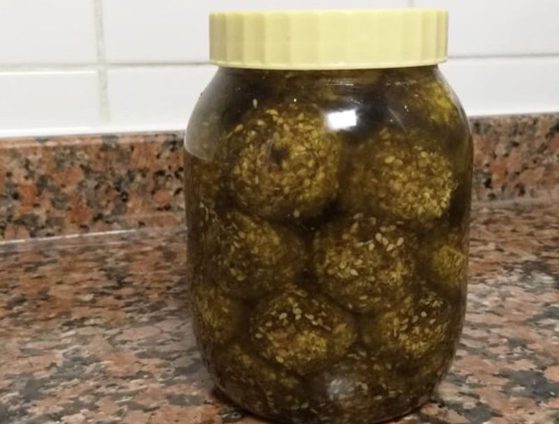 3 bottles  3غرشات