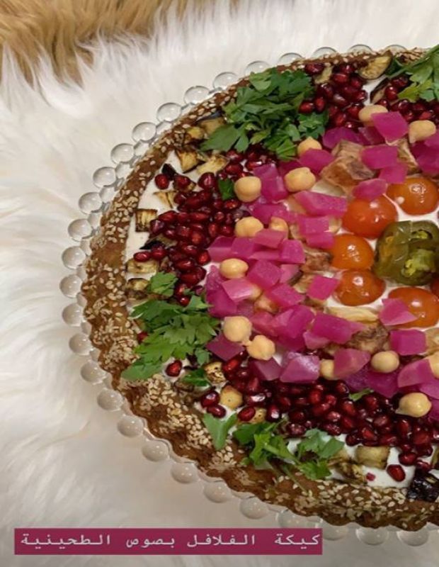 Falafel cake with tahini sauce كيكة الفلافل بصوص الطحينية