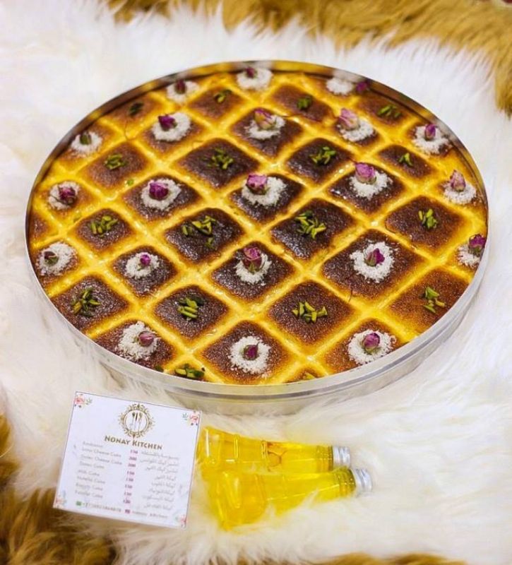 Basbousa with cream and saffron بسبوسة بالقشطة والزعفران