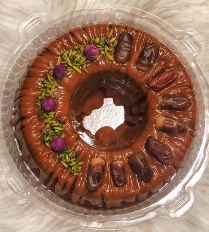 Date cake with tofu sauce  كيكة التمر بصوص التوفي