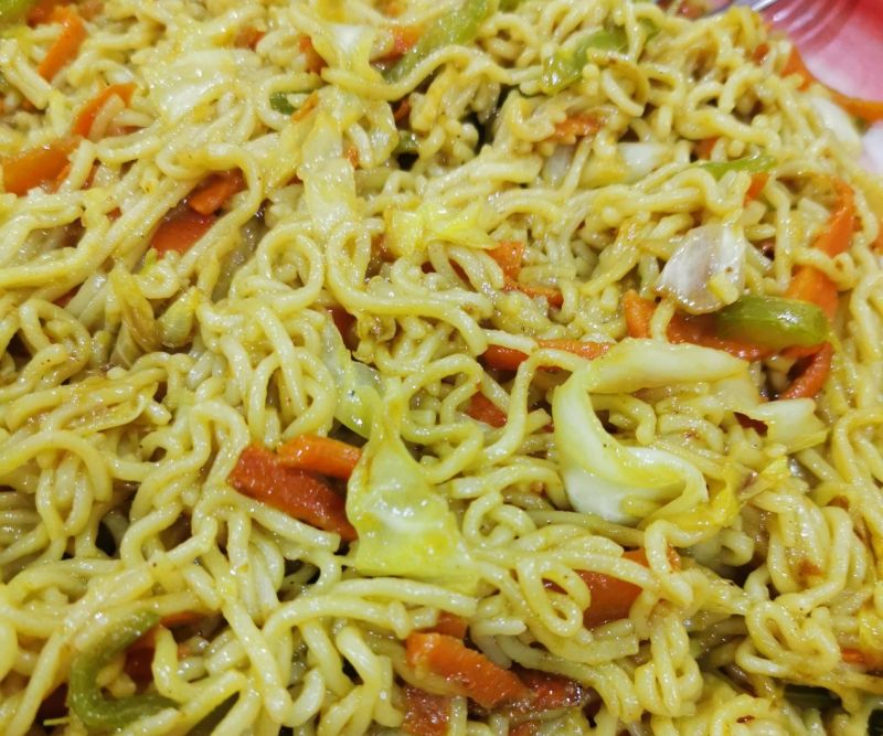 Indomie with vegetables اندومي بالخضار