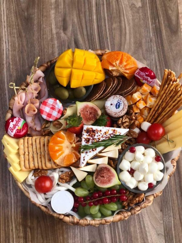 Cheese platter طبق الجبن
