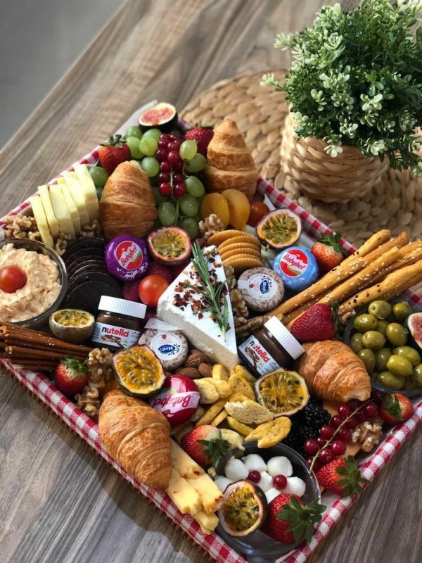 Cheese platter طبق الجبن